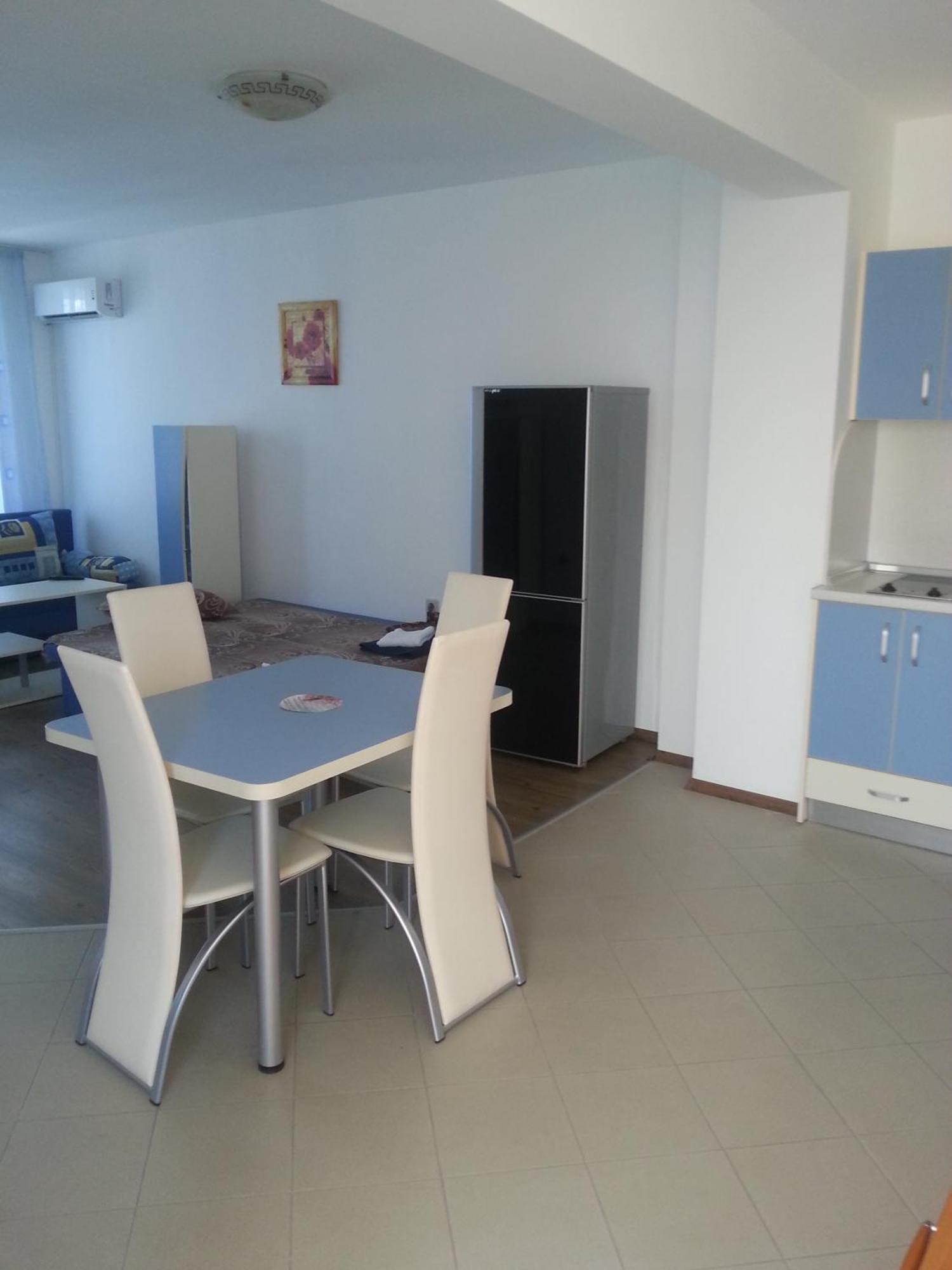 Blue Bay Palace Apart Complex Pomorie Bilik gambar
